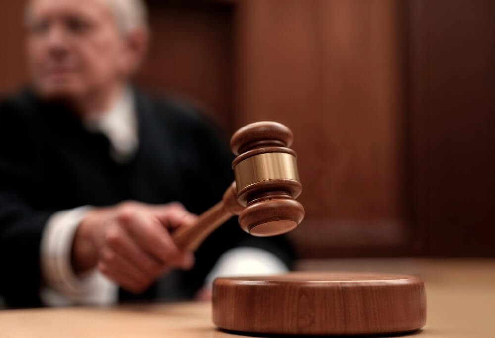 Justiça reconhece incapacidade e garante aposentadoria por invalidez após negativa do INSS